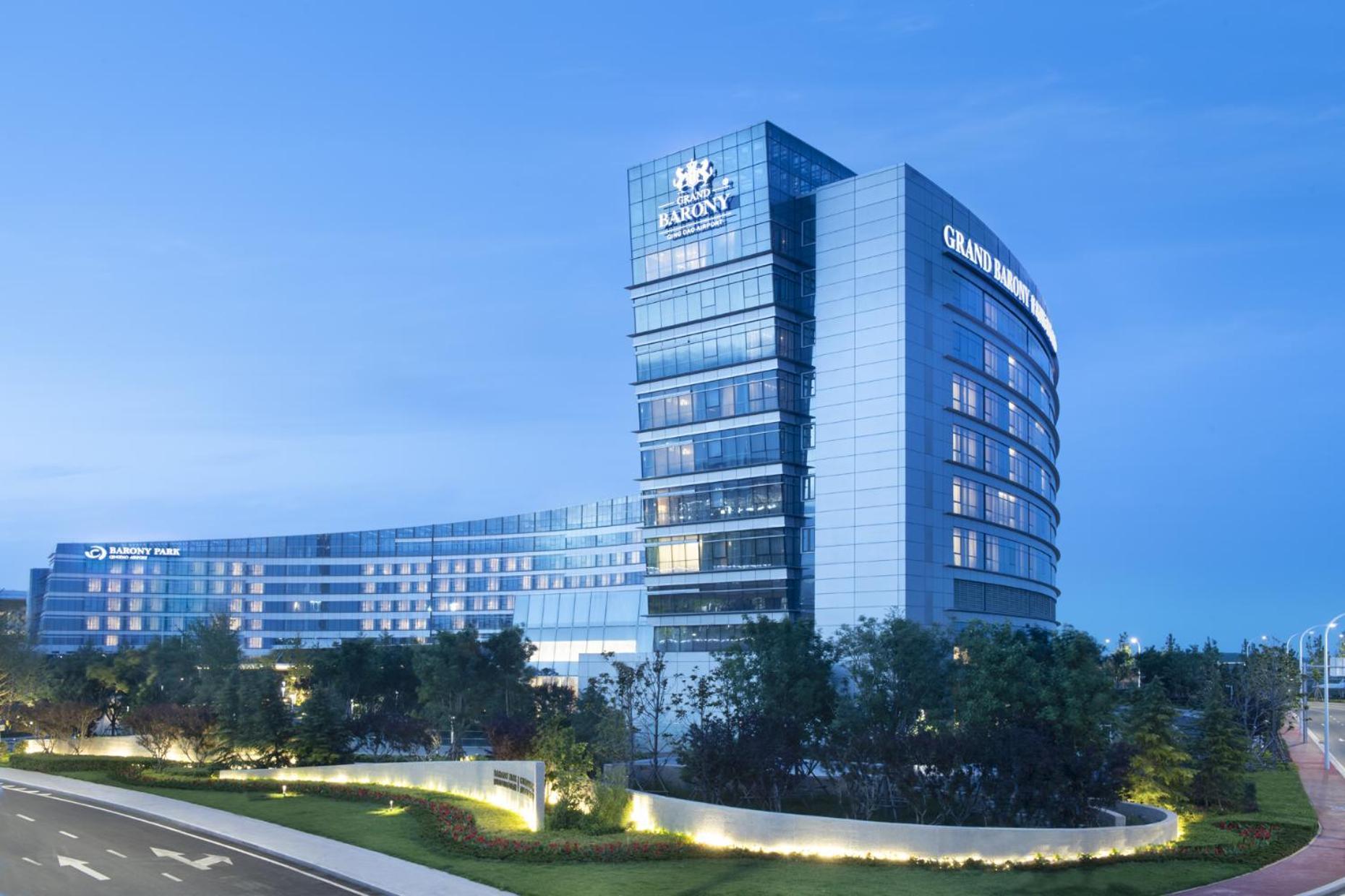 Grand Barony Qingdao Airport Hotel Екстериор снимка